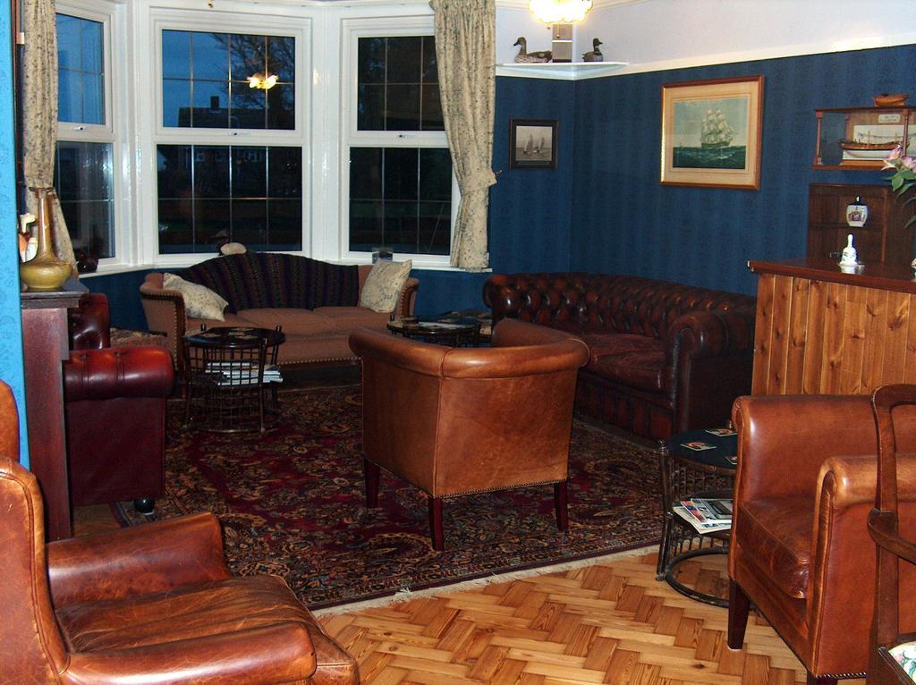 Crossways House Bed And Breakfast East Cowes Esterno foto